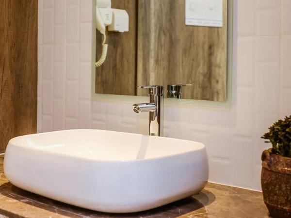 Heye International Youth Hostel : photo 10 de la chambre chambre urban lit queen-size