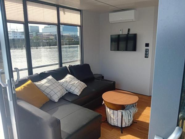 MOLLÖSUND - Hausboot im Herzen von Göteborg : photo 2 de la chambre mobile home