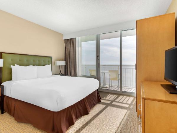 Hilton Vacation Club Ocean Beach Club Virginia Beach : photo 1 de la chambre suite 1 chambre avec baignoire - accessible aux personnes malentendantes - côté océan