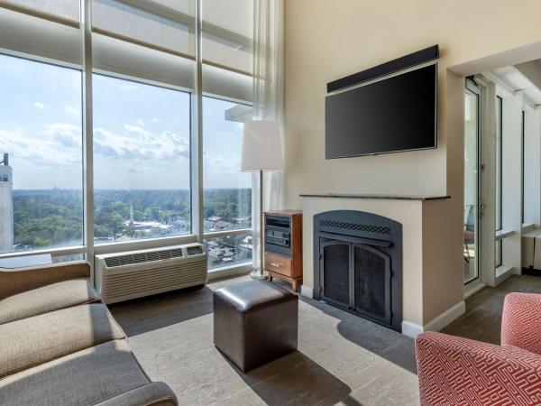 Hilton Vacation Club Ocean Beach Club Virginia Beach : photo 1 de la chambre hébergement lit king-size 3 chambres - pas côté océan