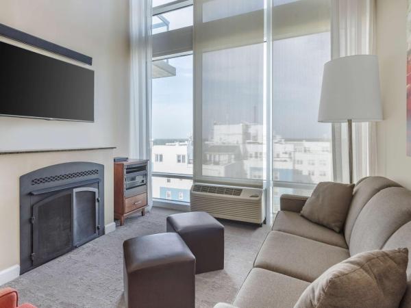 Hilton Vacation Club Ocean Beach Club Virginia Beach : photo 4 de la chambre two-bedroom bi-level king suite with sofa bed