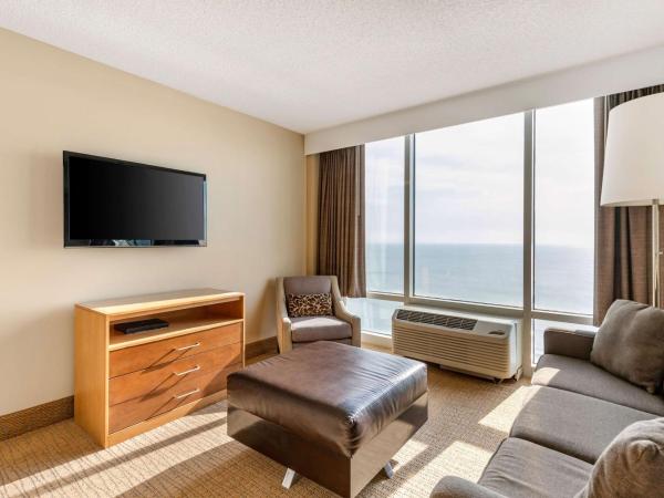 Hilton Vacation Club Ocean Beach Club Virginia Beach : photo 5 de la chambre suite 1 chambre avec lit king-size - front de mer