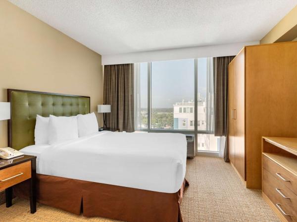 Hilton Vacation Club Ocean Beach Club Virginia Beach : photo 2 de la chambre studio queen avec vue sur la ville