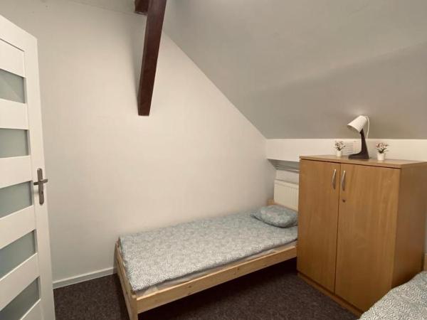Hostel Warszawa Ursynów : photo 3 de la chambre chambre lits jumeaux standard avec salle de bains commune