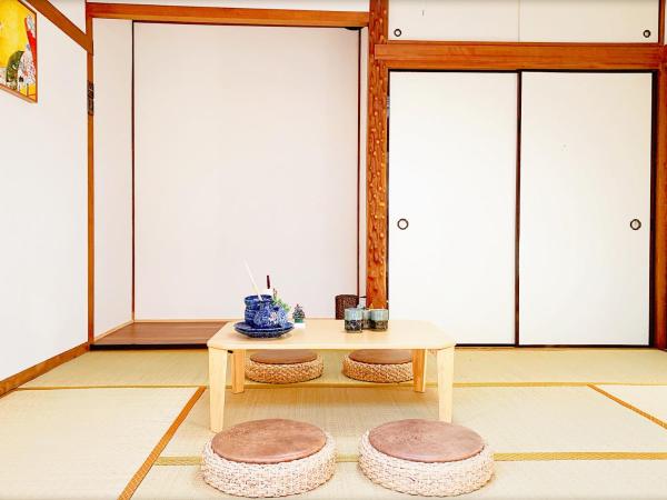 TOKYO/Shinjuku & Shibuya 10mins/5mins walk to subway stiaon/Kichijoji 15mins/Shimokitazawa 5mins/Louis House : photo 4 de la chambre chambre triple - vue sur jardin