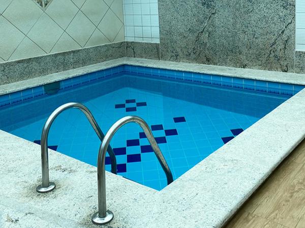 MOTEL 2000 : photo 3 de la chambre suite avec piscine privée