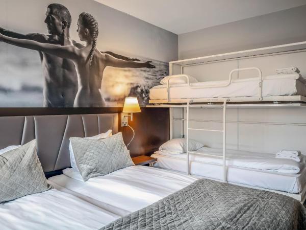Quality Hotel Waterfront : photo 2 de la chambre chambre quadruple