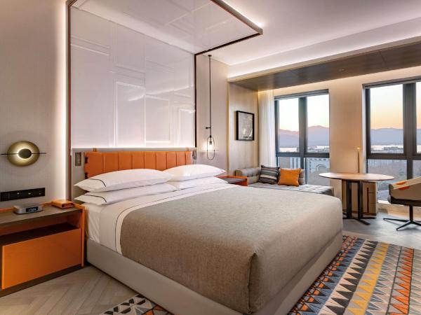 Canopy by Hilton Hangzhou West Lake : photo 2 de la chambre chambre lit king-size deluxe - vue sur lac