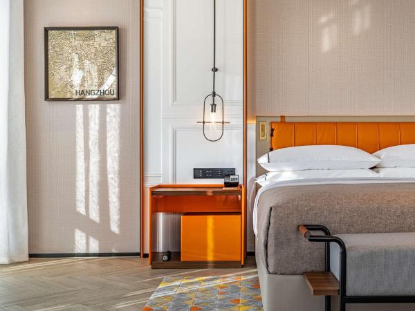 Canopy by Hilton Hangzhou West Lake : photo 2 de la chambre suite lit king-size