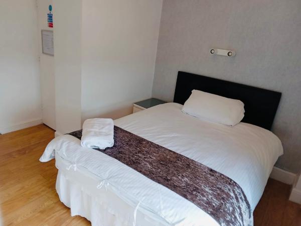 parklane guest house : photo 3 de la chambre chambre double avec salle de bains privative