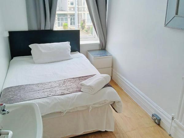parklane guest house : photo 5 de la chambre chambre double avec salle de bains commune
