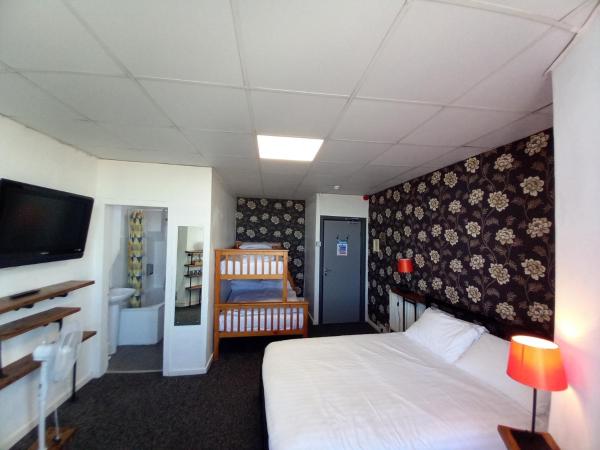 Vinnie's Family Hotel : photo 1 de la chambre chambre familiale - vue sur mer