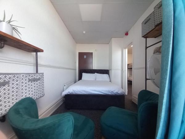 Vinnie's Family Hotel : photo 1 de la chambre chambre familiale - vue sur mer