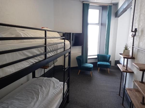 Vinnie's Family Hotel : photo 3 de la chambre chambre quadruple - vue sur mer