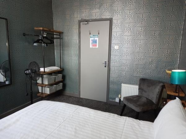 Vinnie's Family Hotel : photo 4 de la chambre chambre double avec salle de bains privative