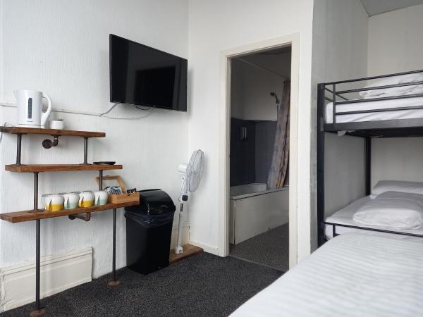 Vinnie's Family Hotel : photo 7 de la chambre chambre quadruple - vue sur mer