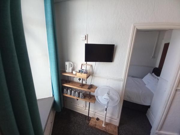 Vinnie's Family Hotel : photo 7 de la chambre chambre familiale - vue sur mer