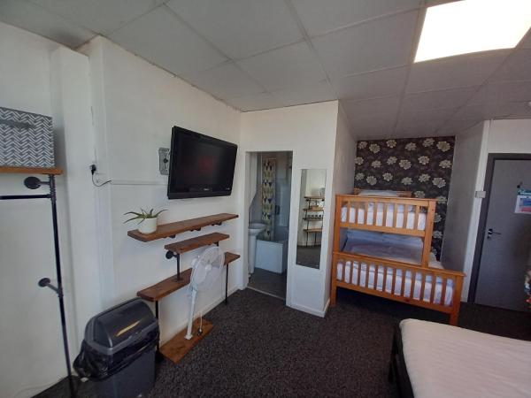 Vinnie's Family Hotel : photo 8 de la chambre chambre familiale - vue sur mer