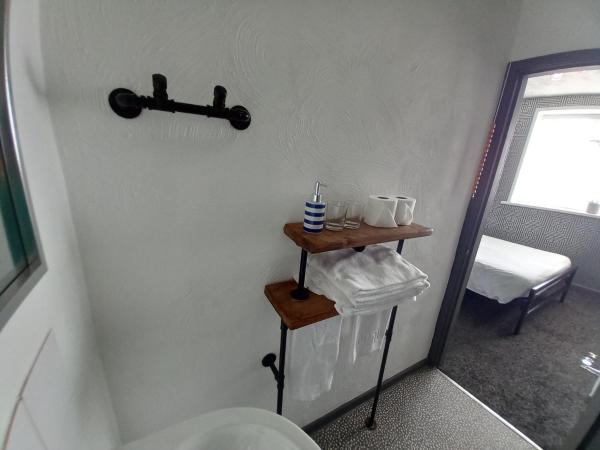 Vinnie's Family Hotel : photo 9 de la chambre chambre quadruple - vue sur mer