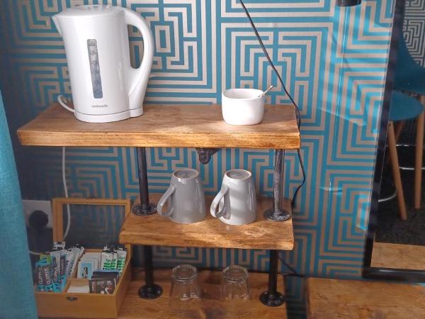 Vinnie's Family Hotel : photo 10 de la chambre chambre double avec salle de bains privative