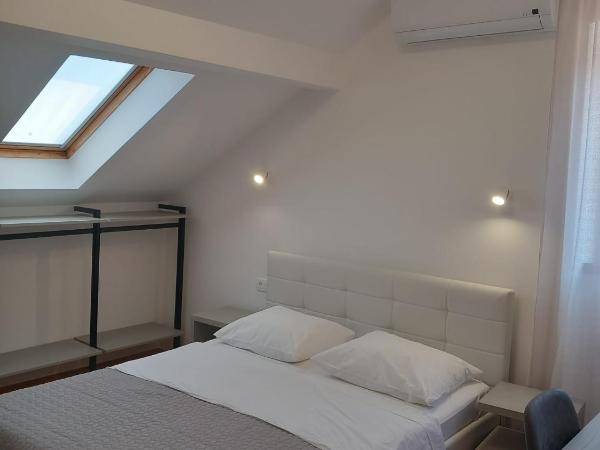Marjan apartment & rooms : photo 6 de la chambre chambre double avec salle de bains commune