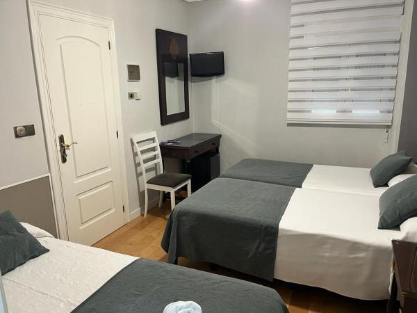 Hospedium Plaza Mayor Salamanca : photo 2 de la chambre chambre triple