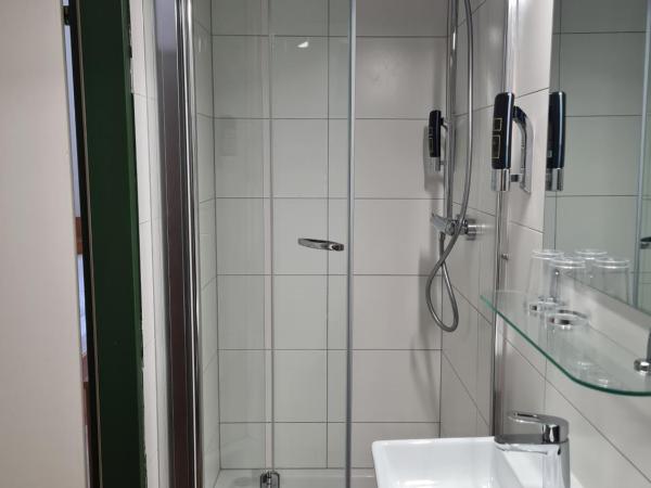 Pension Ani-Falstaff : photo 1 de la chambre chambre lits jumeaux