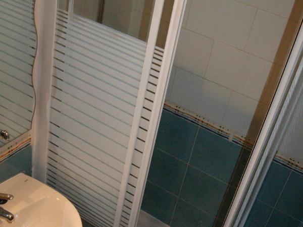 Casa Huésped Magdalena : photo 2 de la chambre chambre double Économique avec salle de bains privative