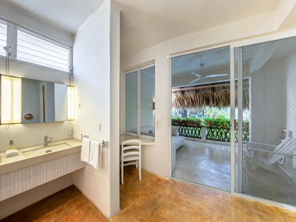 Villa Maria Bed and Breakfast : photo 3 de la chambre suite avec balcon