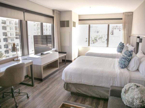 SpringHill Suites by Marriott New Orleans Downtown/Canal Street : photo 3 de la chambre chambre lit queen-size avec canapé-lit - vue panoramique sur ville