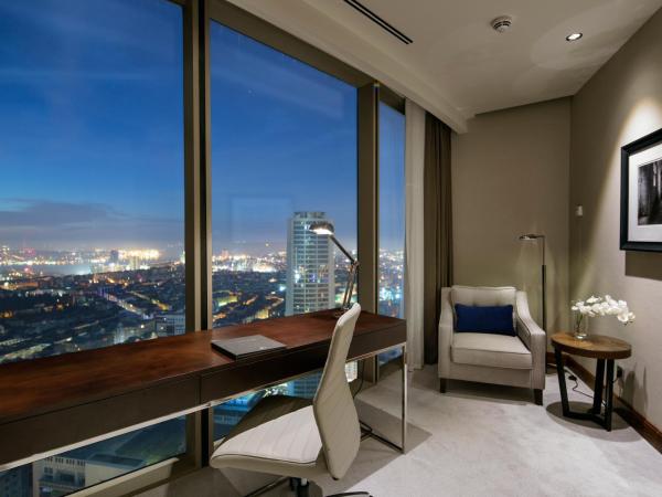 Hilton Istanbul Bomonti : photo 4 de la chambre suite lit king-size taksim avec accès au salon exécutif