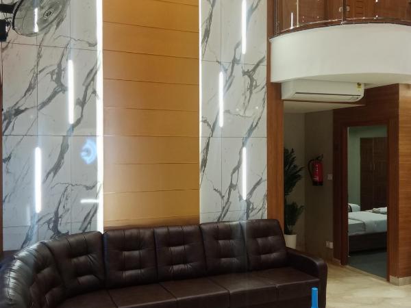 Grand Courtyard Business Hotel : photo 5 de la chambre chambre double ou lits jumeaux avec salle de bains