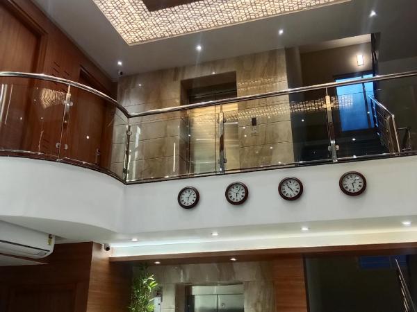 Grand Courtyard Business Hotel : photo 6 de la chambre chambre double ou lits jumeaux avec salle de bains