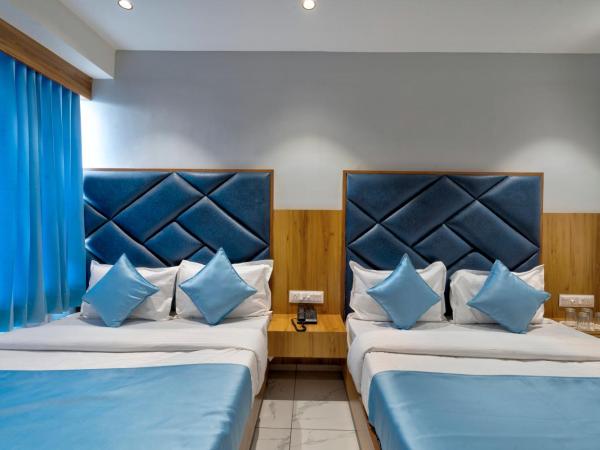 HOTEL ROYAL 21 : photo 5 de la chambre chambre familiale