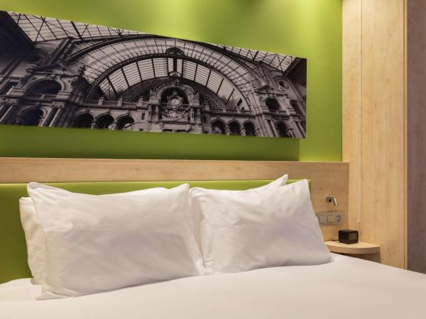 Hampton By Hilton Antwerp Central Station : photo 1 de la chambre chambre lit king-size - accessible aux personnes à mobilité réduite