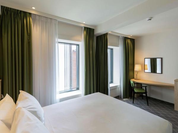 Hampton By Hilton Antwerp Central Station : photo 2 de la chambre chambre lit queen-size 