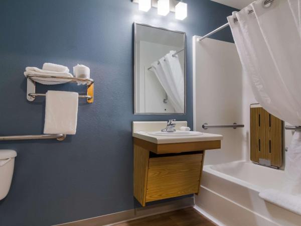 WoodSpring Suites Jacksonville I-295 East : photo 5 de la chambre standard double room with sofa and tub - disability access/non-smoking