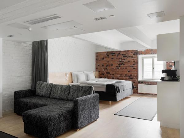 Original Sokos Hotel Villa Tampere : photo 1 de la chambre junior suite with sauna and extra bed