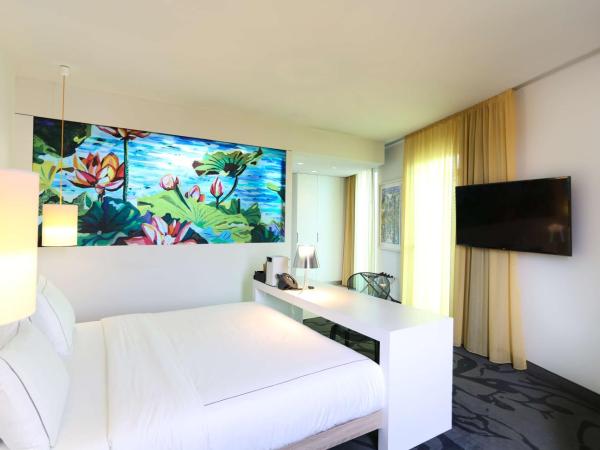 art'otel cologne, Powered by Radisson Hotels : photo 3 de la chambre chambre double art - xl