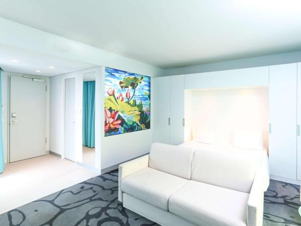 art'otel cologne, Powered by Radisson Hotels : photo 3 de la chambre chambre d'angle artistique