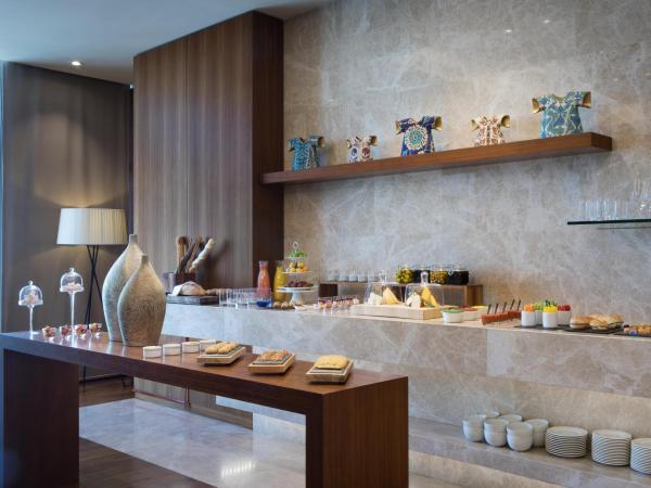 Istanbul Marriott Hotel Sisli : photo 3 de la chambre chambre lits jumeaux exécutive avec accès au salon - vue sur mer