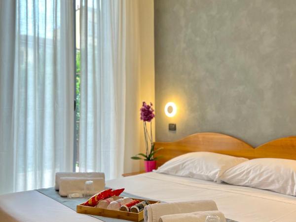 Hotel Sara : photo 1 de la chambre chambre double avec terrasse