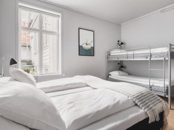 Heimen Hotel : photo 4 de la chambre chambre lits jumeaux familiale