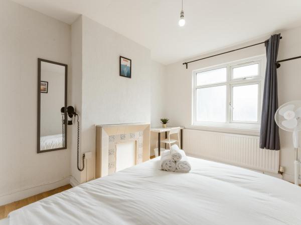 Leyton Comfy Double rooms -50 : photo 2 de la chambre chambre double avec salle de bains commune