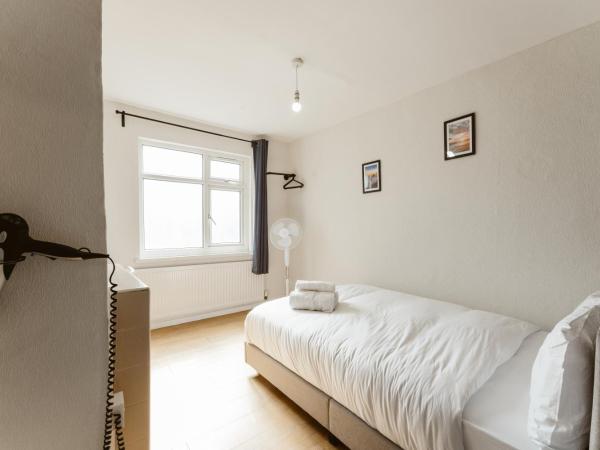 Leyton Comfy Double rooms -50 : photo 5 de la chambre chambre double avec salle de bains commune