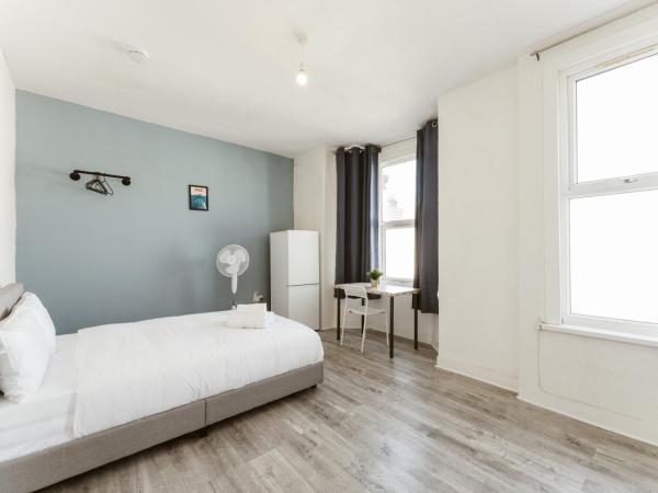 Leyton Comfy Double rooms -50 : photo 2 de la chambre chambre double avec salle de bains commune