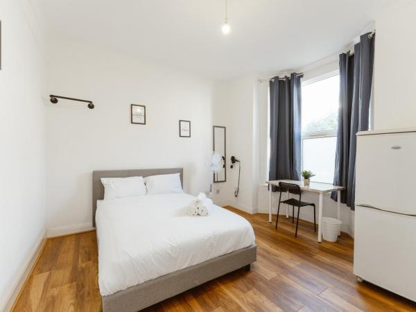 Leyton Comfy Double rooms -50 : photo 2 de la chambre chambre double avec salle de bains commune