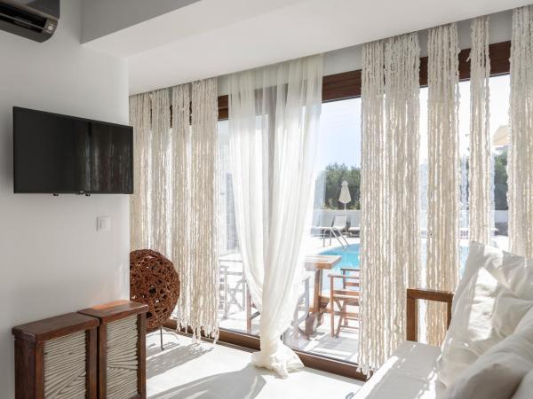 Mika Villas & Suites : photo 2 de la chambre appartement 2 chambres