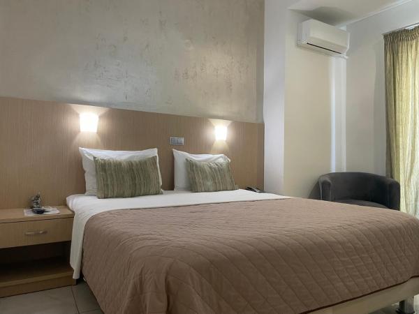 Voula Hotel : photo 1 de la chambre chambre double ou lits jumeaux