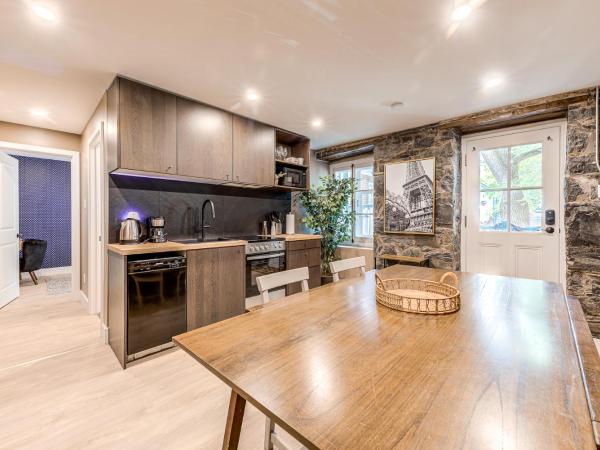 Beautiful Vieux 2 Bedroom Apt : photo 6 de la chambre appartement